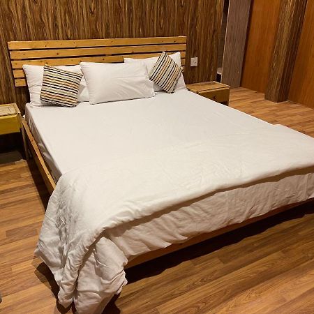 Indus View Hotel Скарду Экстерьер фото