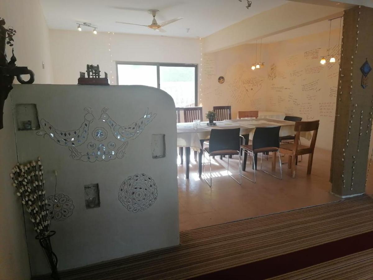 Indus View Hotel Скарду Экстерьер фото