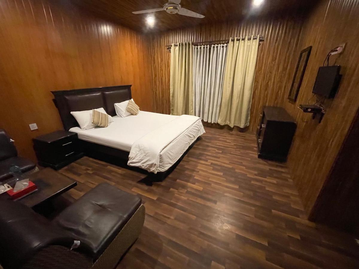 Indus View Hotel Скарду Экстерьер фото