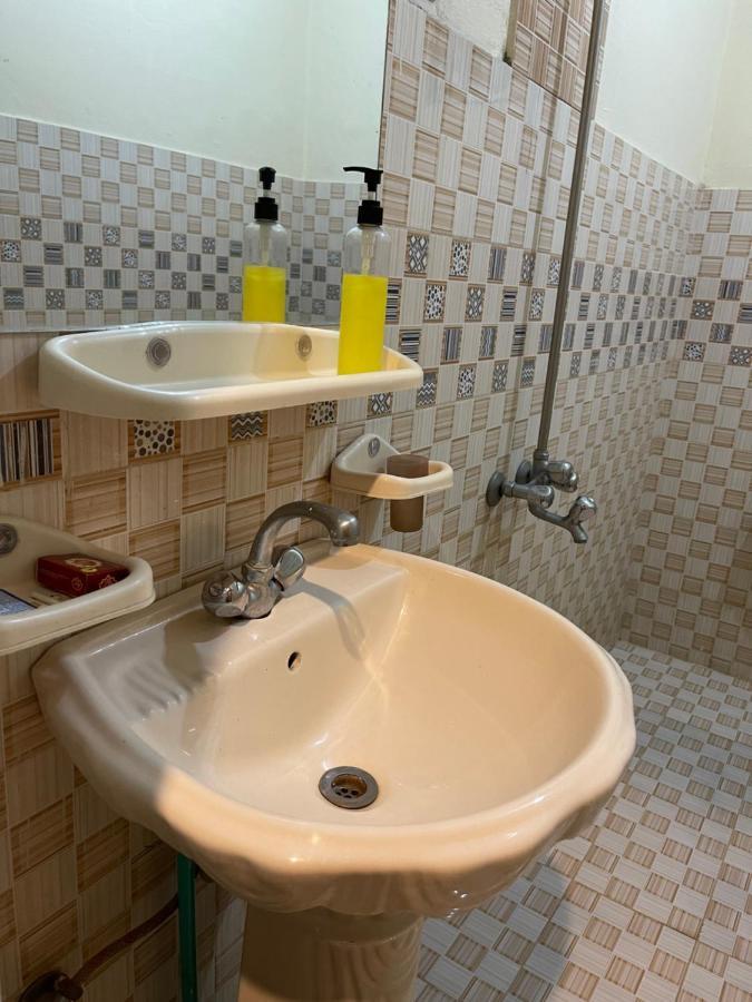Indus View Hotel Скарду Экстерьер фото