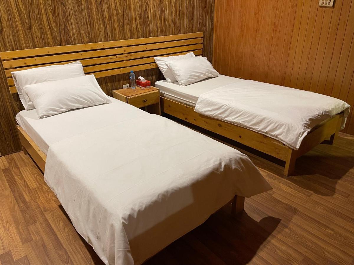 Indus View Hotel Скарду Экстерьер фото