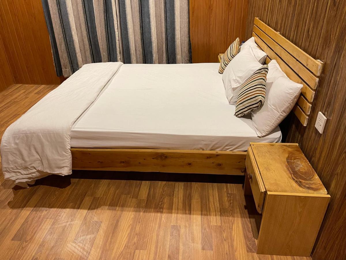 Indus View Hotel Скарду Экстерьер фото