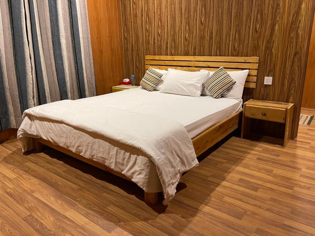 Indus View Hotel Скарду Экстерьер фото