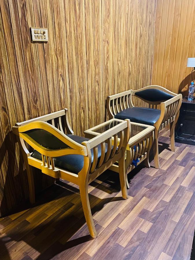Indus View Hotel Скарду Экстерьер фото