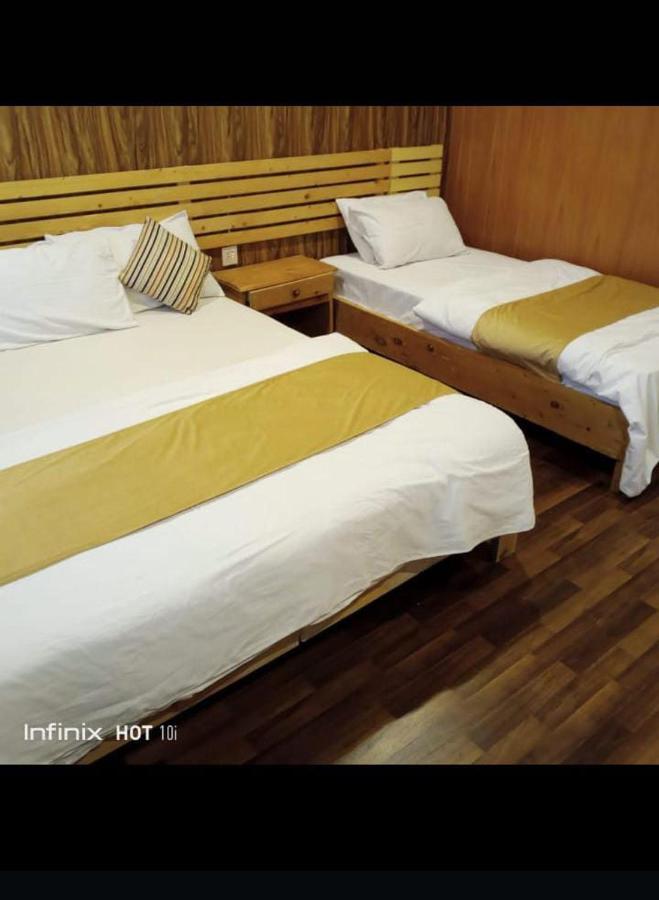 Indus View Hotel Скарду Экстерьер фото